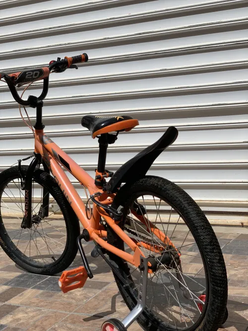 Vélo Requin Kidu Taille 20