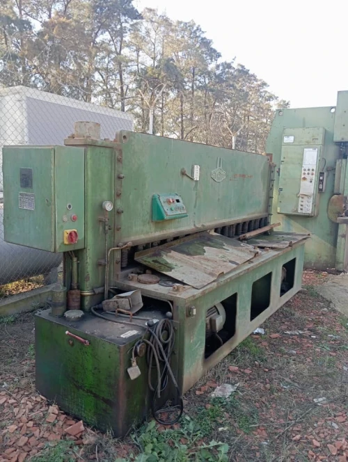 machine de découpe et de pliage