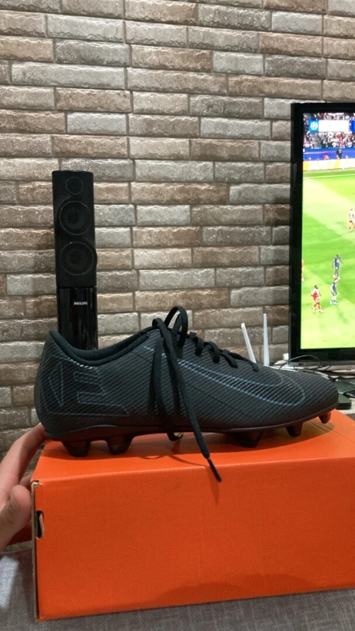 Soulier nike black 42
