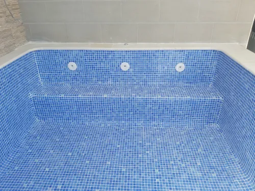 EQUIPEMENT DE PISCINE /SPA/ COMPETITION/ ET REALISATION /SERVICE