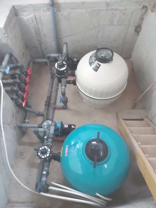 EQUIPEMENT DE PISCINE /SPA/ COMPETITION/ ET REALISATION /SERVICE