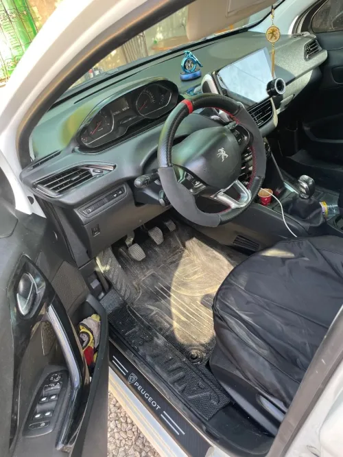 Peugeot 208 2014 Allure