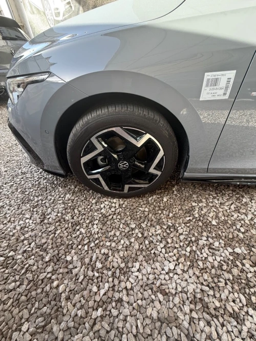 Volkswagen Golf 8 2025 R Black Edition 