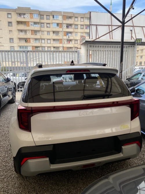 Kia Sonet  2025 Sonat luxury