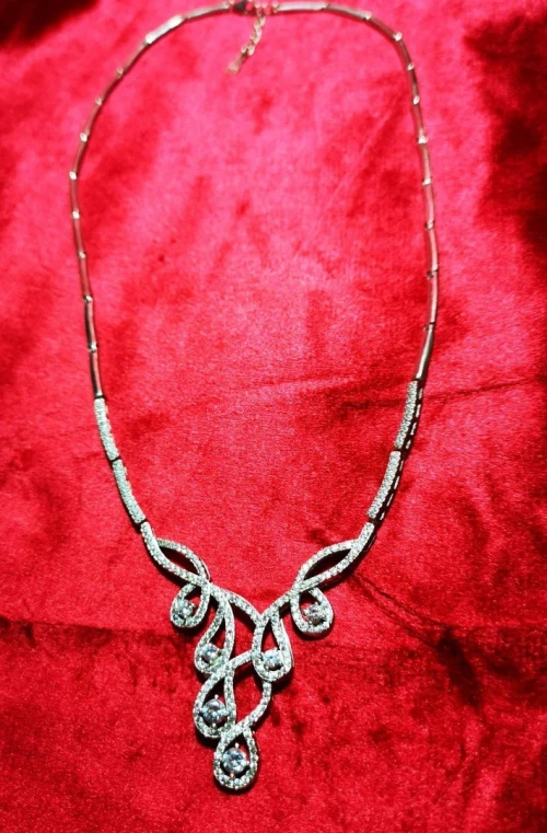 Collier argent rodé européen luxe