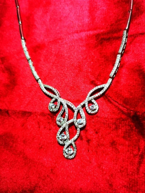 Collier argent rodé européen luxe