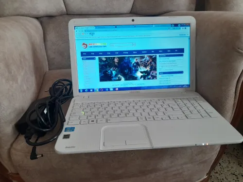 Toshiba i3