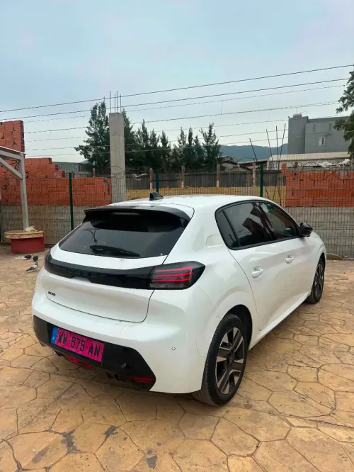 Peugeot 208 2024 Allure Pack