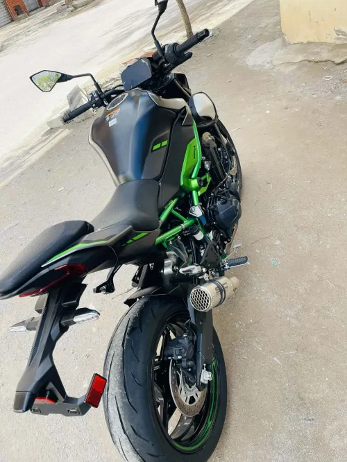 Kawasaki Z900 2025
