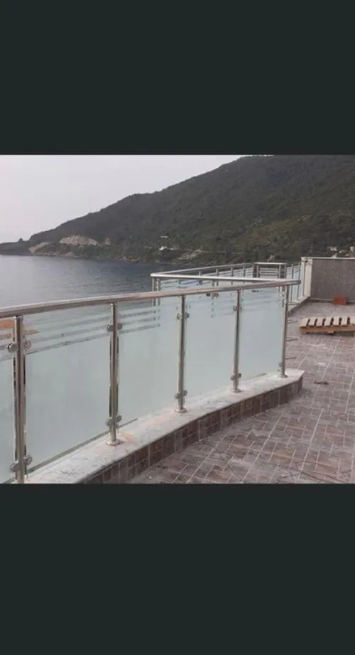 Travaux en inox et verre
