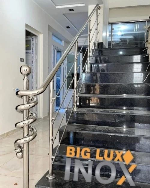 Travaux en inox et verre