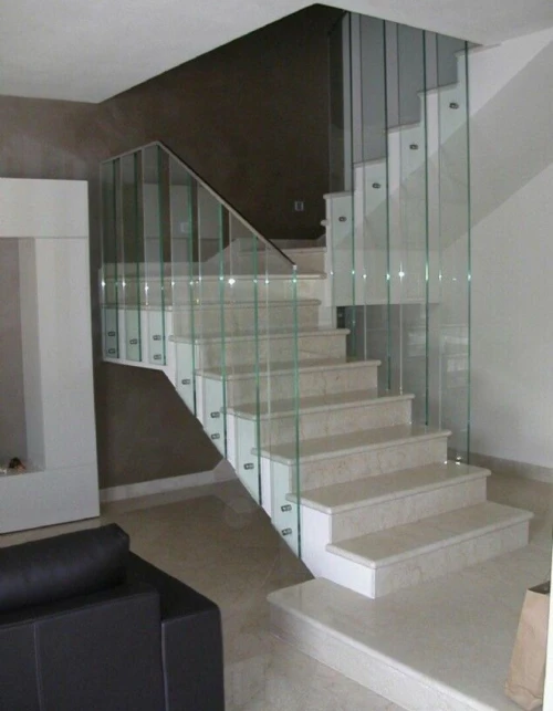 Travaux en inox et verre