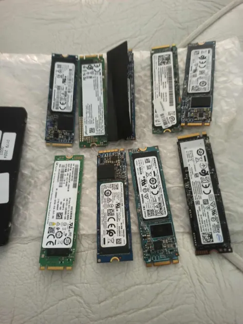 Arrivage Disque Dur SSD 2.5 / Nvme / M2 marque Toshiba 128G 256G