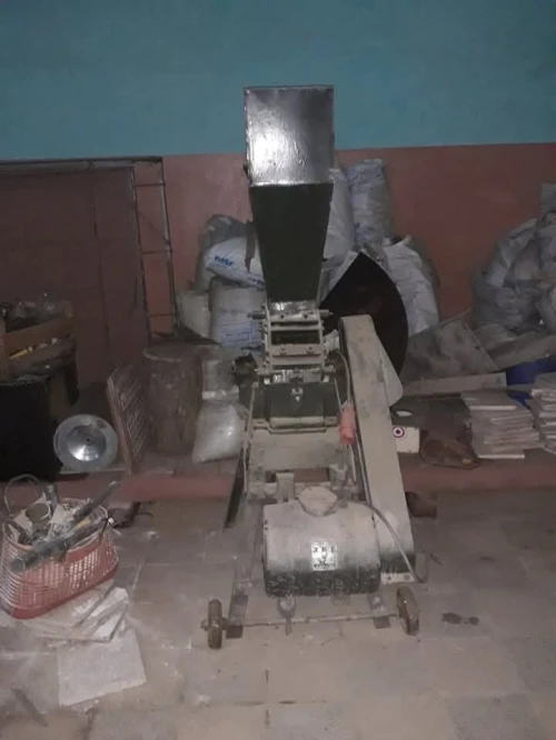 Avendre machine injection plastique