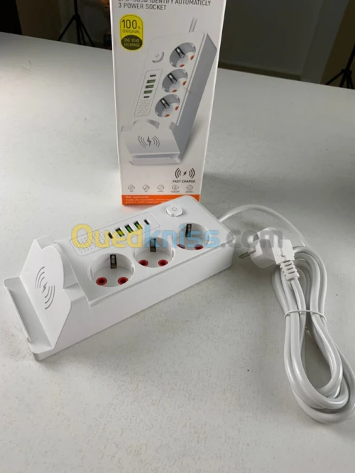 Multiprise POWER SOCKET 2500W avec USB, Type-C et chargement sans fil