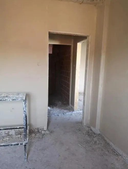 Platre projeté avec machine 
