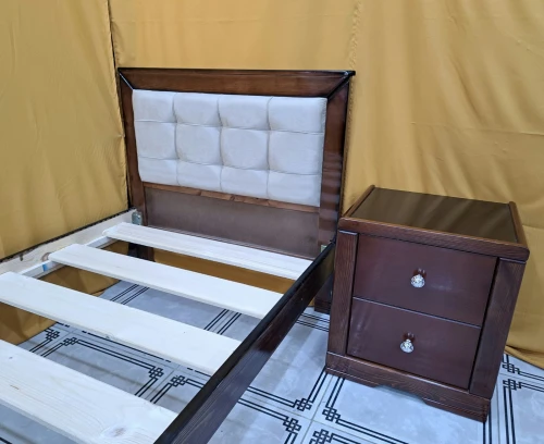 Chambre individuelle en bois rouge