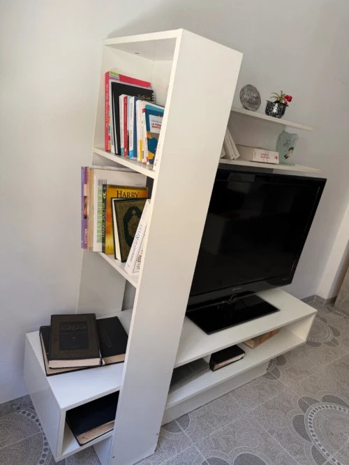 Meuble de téléviseur / bibliothèque