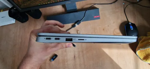 DELL Latitude 5330 - i7 12em 16gb 512 SSD