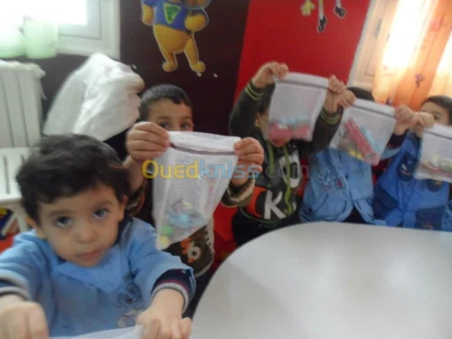 creches d'enfant les petits dauphins