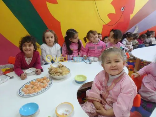 creches d'enfant les petits dauphins