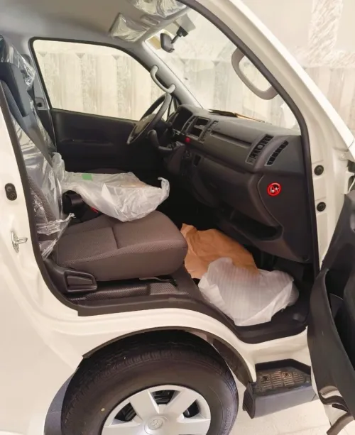 Toyota Haice 15 places 2025