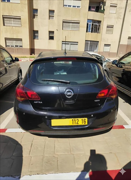 Opel Astra 2012 