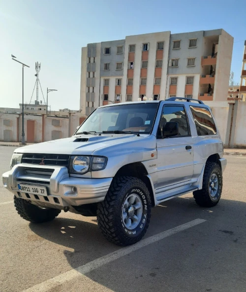 Mitsubishi Pajero Court 2000 Pajero Court