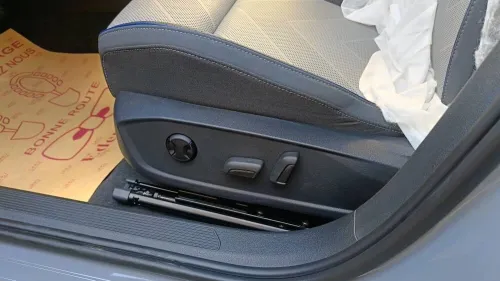 Volkswagen Golf 8 2025 R-Line