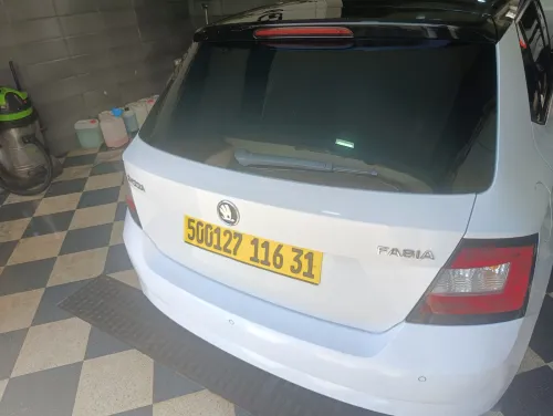 Skoda Fabia 2016 Style (avec toit panoramique)