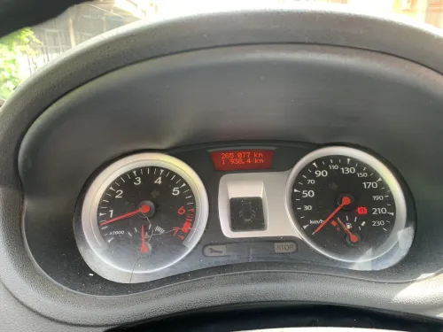 Renault Clio faracha 2012 