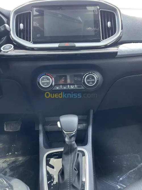 Kia KX1 2026 Full option black roof