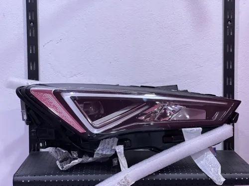 Phare seat leon Cote Droit Dorigin seat VAG 2021/2025 