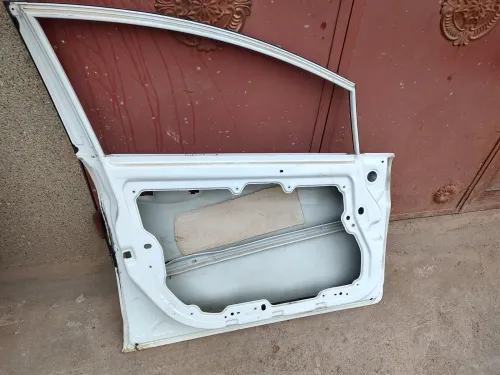 Porte avant et arrière côté chauffeur Ford Fiesta .couleur blanche