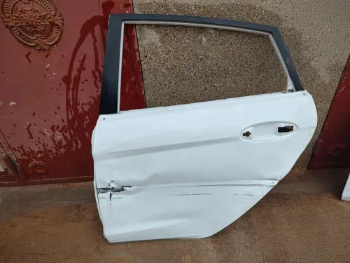 Porte avant et arrière côté chauffeur Ford Fiesta