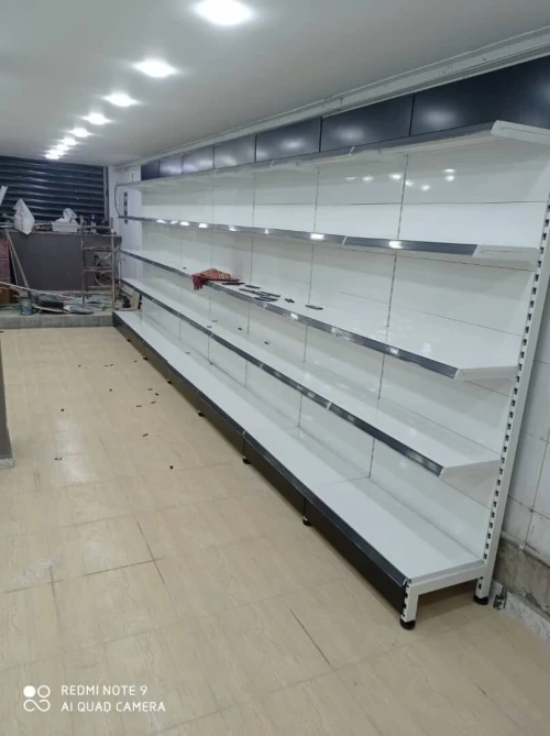 étagère métallique superette