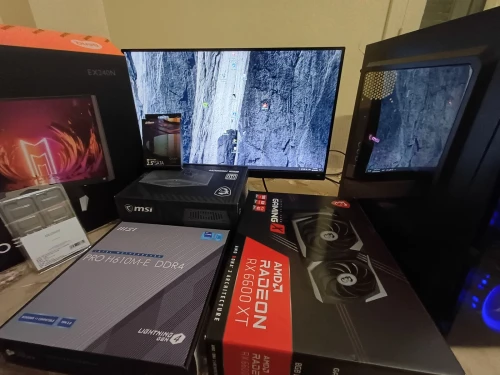 PC GAMER I3 12100 RX 6600XT