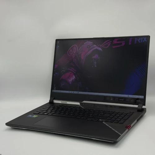ASUS ROG Strix SCAR 17 / i9-12900H / RTX 3070 Ti / 360Hz