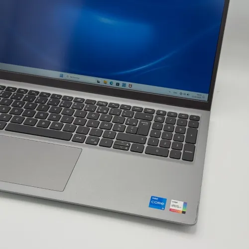 DELL VOSTRO 3530 / 13th I5-1335U / 16Go DDR4 / 512SSD / 15.6 FHD 120Hz