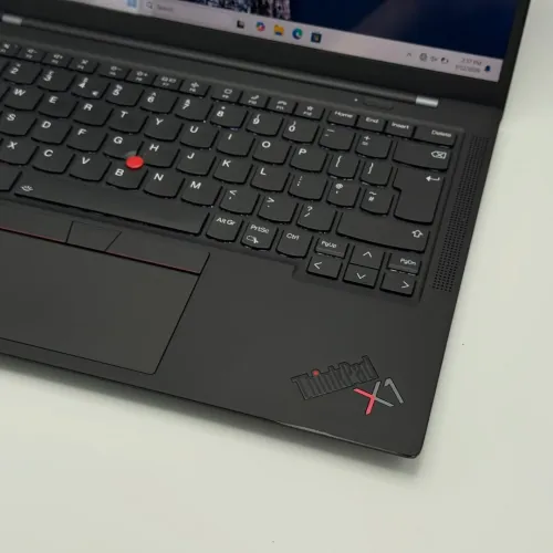 Lenovo ThinkPad X1 Carbon Gen 9 / i7-1165G7 / 16 Go / 1 To SSD / 14 4K OLED