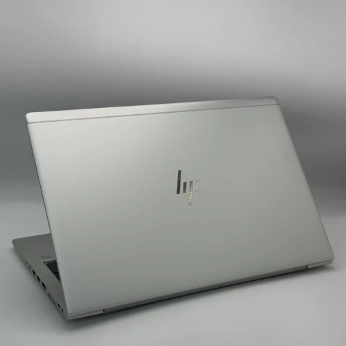 HP ELITEBOOK 755 G5 / AMD RYZEN 3 Pro 2300U / 16Go DDR4 / AMD VEGA / 15.6 FHD