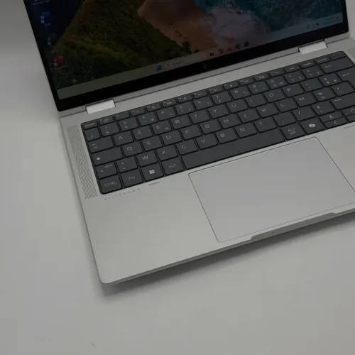 HP EliteBook 1040 G11 x360 OLED / Ultra 7 155H / 32 Go DDR5 / 1 To SSD / 120Hz