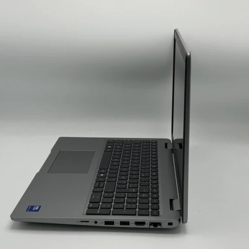 Dell Precision 3590 / Ultra 5 125U / 32 Go DDR5 / 512 Go SSD / 15.6 FHD