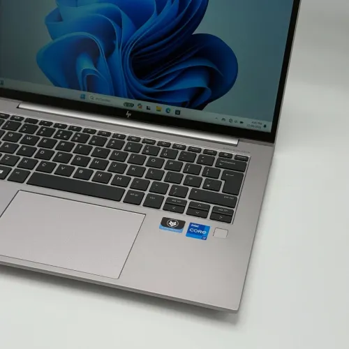 HP ZBOOK FIREFLY 14 G9 Tactile / 12th I7-1255U / 16GO DDR5 / 512Go SSD / NVIDIA RTX T550 / 14 FHD+