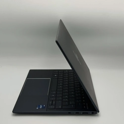 HP Elite Dragonfly G4 / i7-1365U / 32 Go / 512 Go SSD / 13.5 Tactile