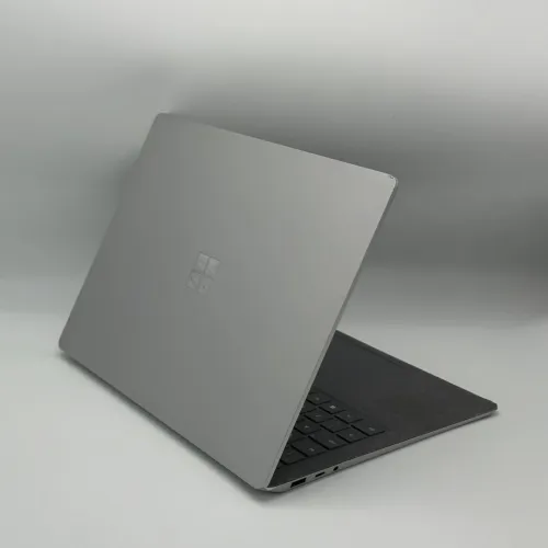 Microsoft SURFACE LAPTOP 3 / 10th I5-1035G7 / 8Go DDR4 / 128Go / 13.4 Tactile 2.2K