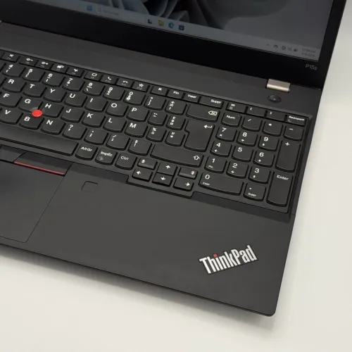 Lenovo ThinkPad P15s / i5-10310U / 16 Go DDR4 / 512 Go SSD NVMe / Quadro P520 / 15.6 FHD