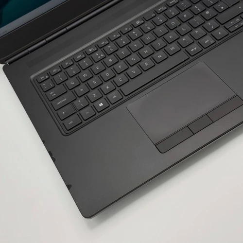 Dell Precision 7750 / i7-10875H / 16 Go DDR4 / 512 Go SSD NVMe / Quadro RTX 4000 8 Go / 17 FHD
