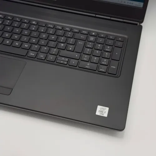 Dell Precision 7750 / i7-10875H / 16 Go DDR4 / 512 Go SSD NVMe / Quadro RTX 4000 8 Go / 17 FHD