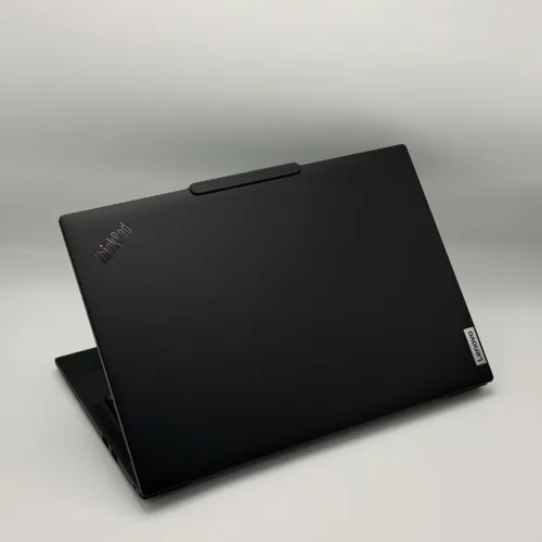 Lenovo ThinkPad T14s Gen 5 / Ultra 5 125U / 16 Go LPDDR5X / 512 Go SSD / 14 WUXGA